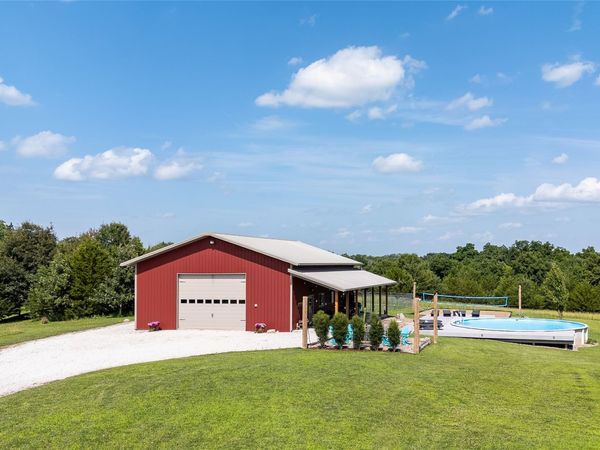 33638 H Avenue, Earlham, IA 50072