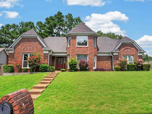 2668 MORNING WOODS DR, Memphis, TN 38016