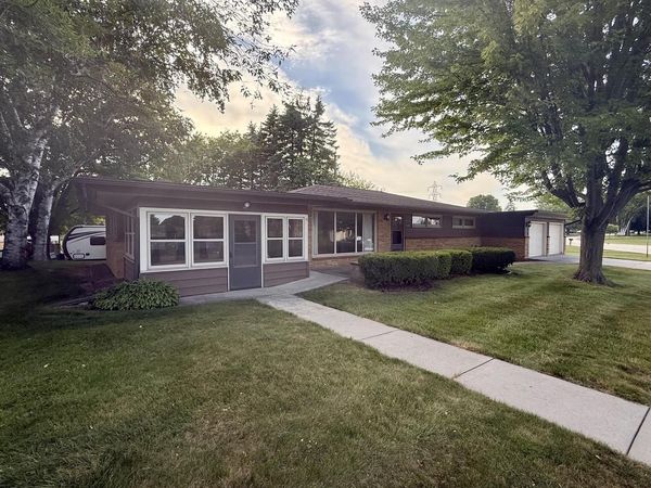 107 Edmaro STREET, Fredonia, WI 53021