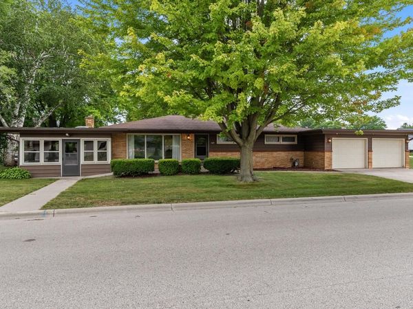 107 Edmaro STREET, Fredonia, WI 53021