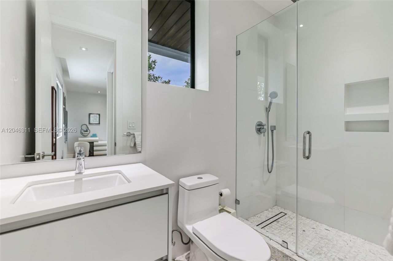 445 Ridgewood Rd , Key Biscayne, FL 33149 Photo