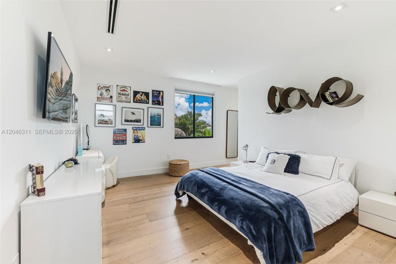 445 Ridgewood Rd , Key Biscayne, FL 33149 Photo