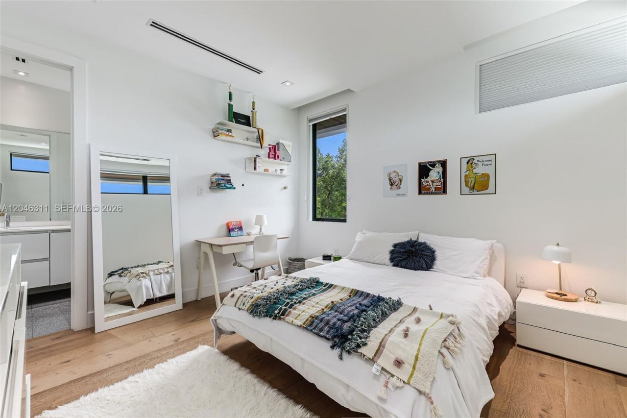 445 Ridgewood Rd , Key Biscayne, FL 33149 Photo