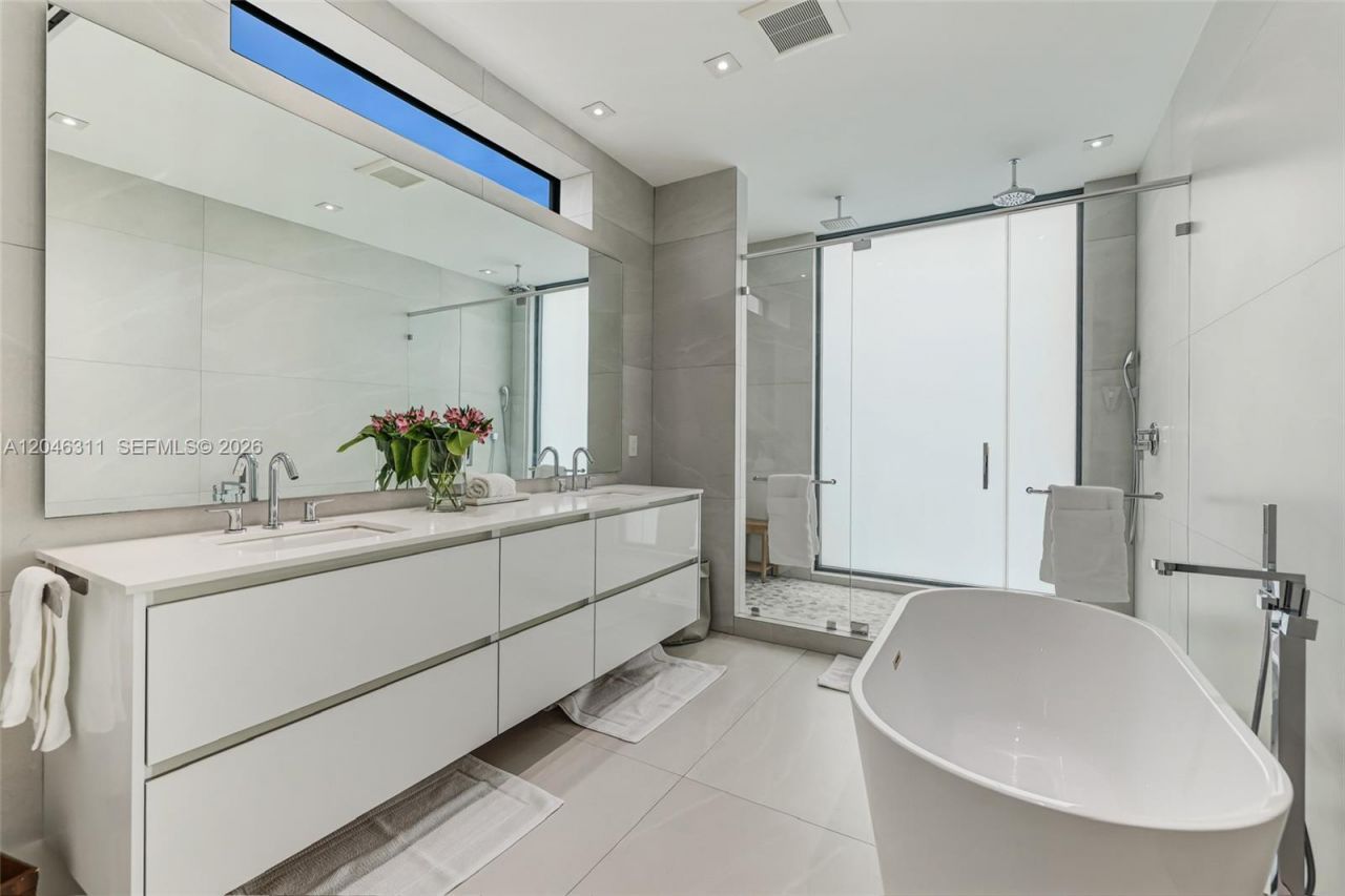 445 Ridgewood Rd , Key Biscayne, FL 33149 Photo