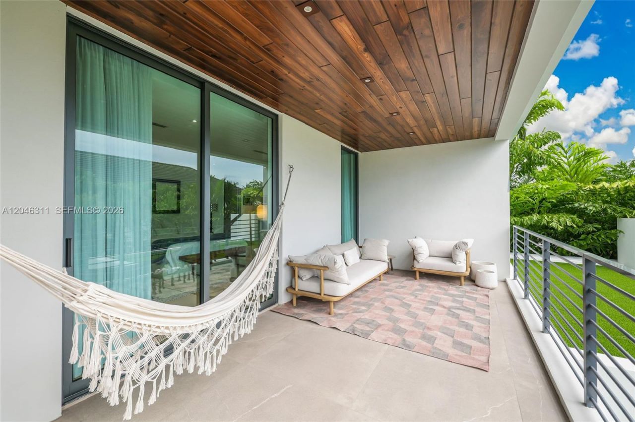 445 Ridgewood Rd , Key Biscayne, FL 33149 Photo