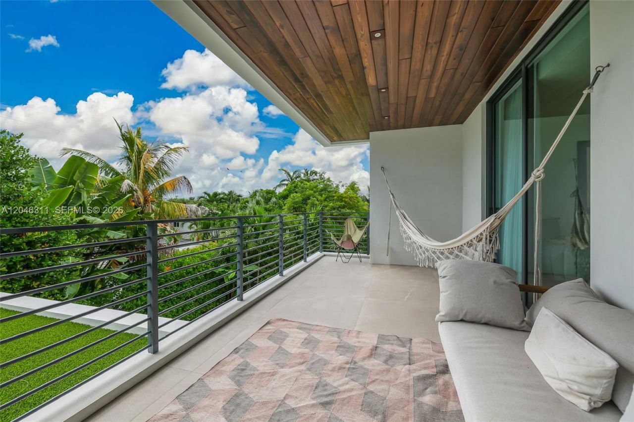 445 Ridgewood Rd , Key Biscayne, FL 33149 Photo