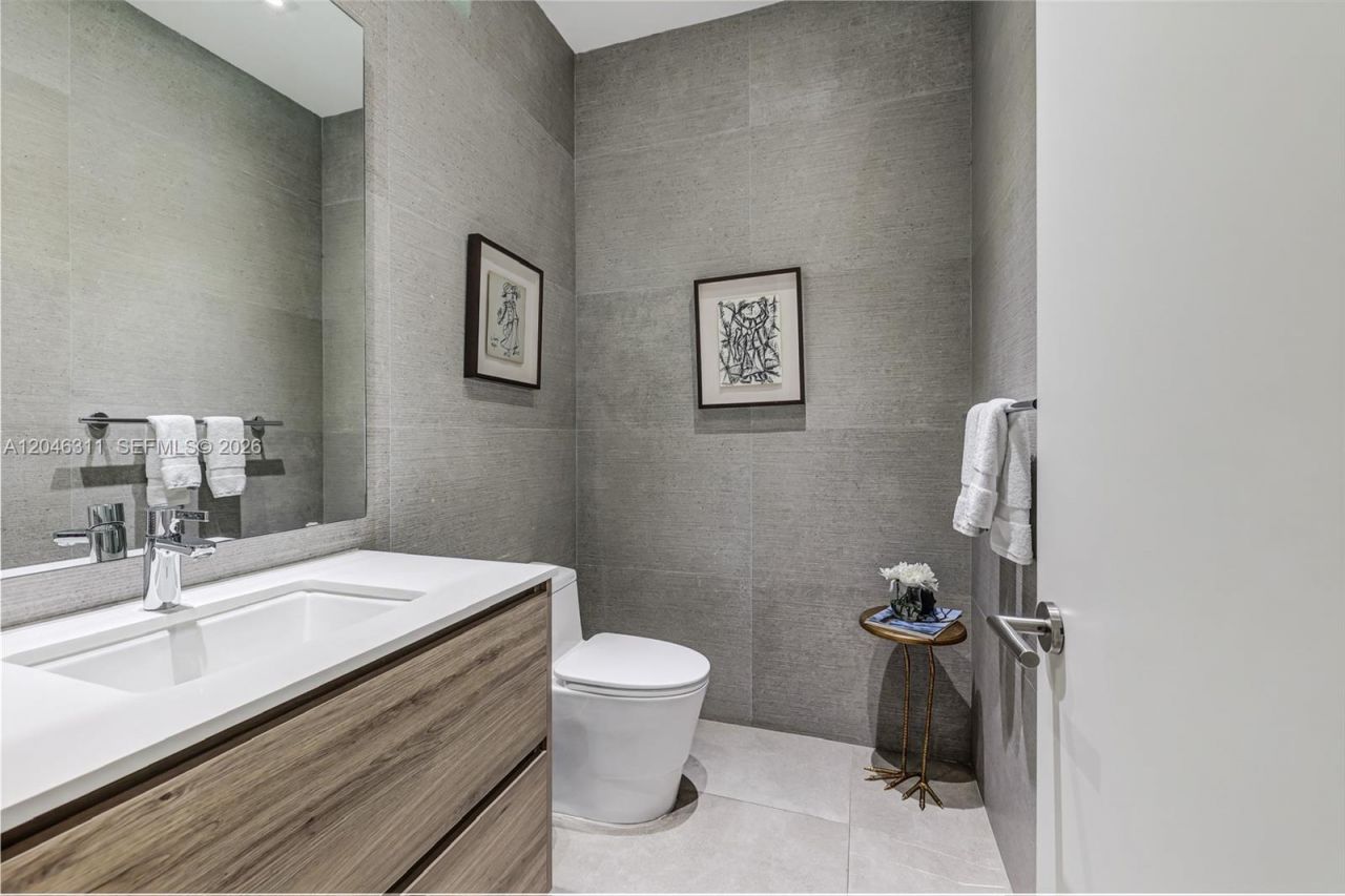 445 Ridgewood Rd , Key Biscayne, FL 33149 Photo