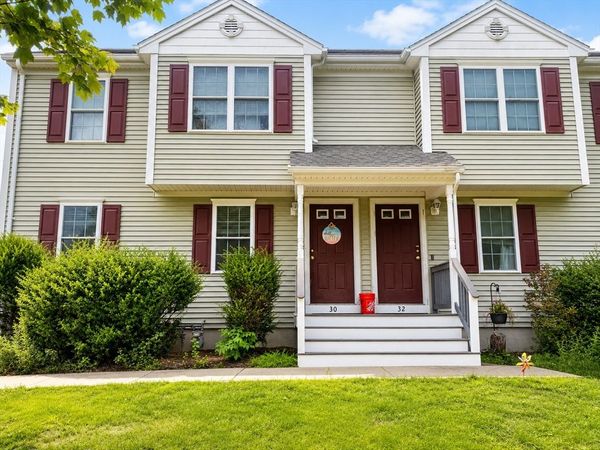 30-32 Harriet Thayer Ave, Unit 1, Attleboro, MA 02703