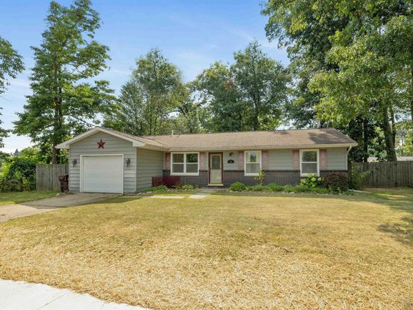 701 Shawnee Dr Drive, Angola, IN 46703
