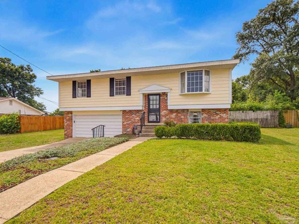 5479 Westwood Dr, Milton, FL 32570