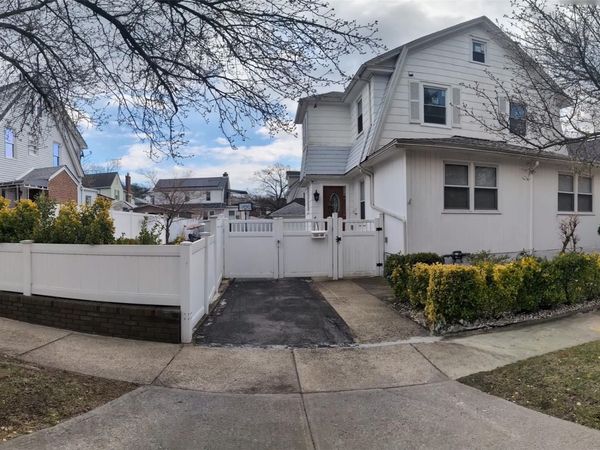 143-40 poplar Avenue , Flushing, NY 11355