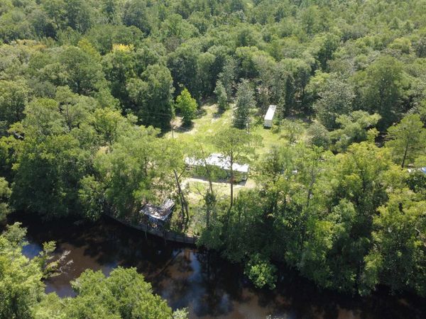243 Alton Lane , Sopchoppy, FL 32358