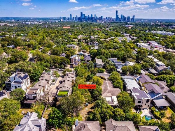 613 Peacock LN, Austin, TX 78704