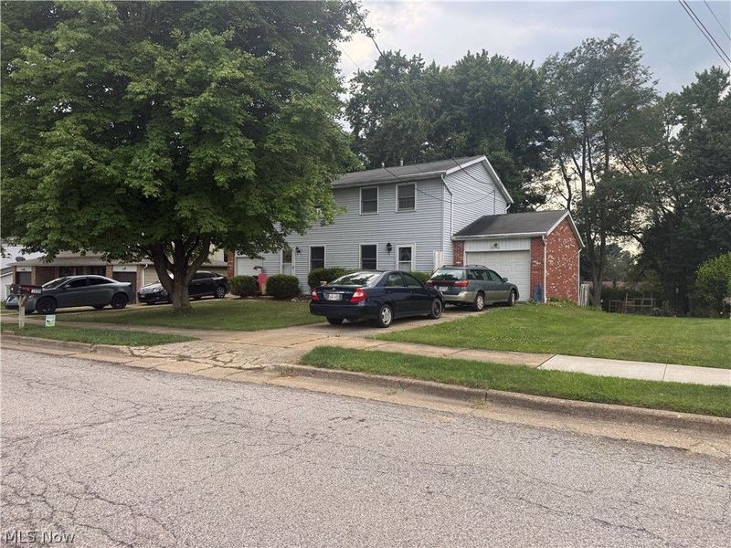 1453 Ellesmere Avenue NW, North Canton, OH 44720 Photo 2