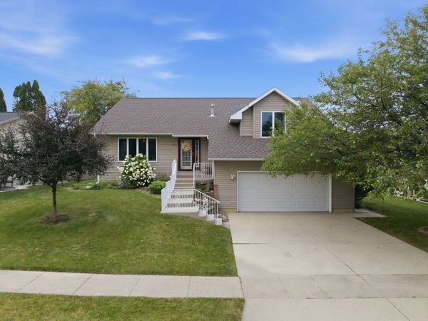833 Lisa Drive, Waterloo, IA 50701