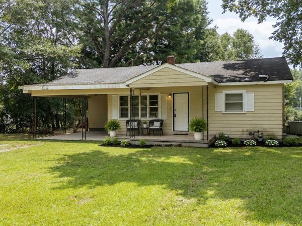 114 S PARKWAY AVE, Bethel Springs, TN 38315