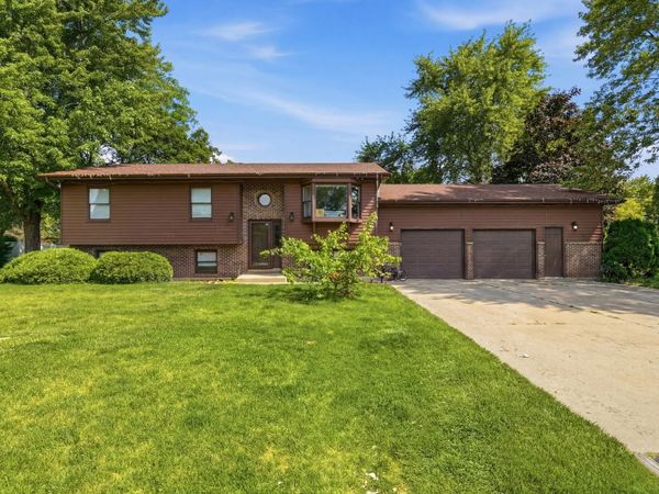 13080 W 28th Street , Zion, IL 60099