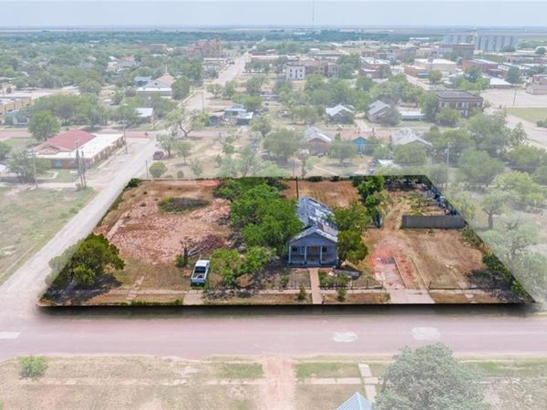 210 E Campbell Street , Stamford, TX 79553