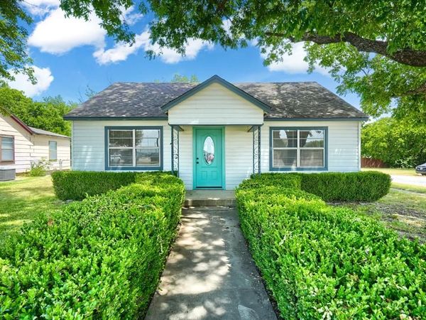 1802 Refinery Road , Gainesville, TX 76240
