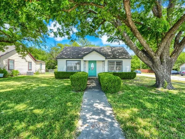 1802 Refinery Road, Gainesville, TX 76240