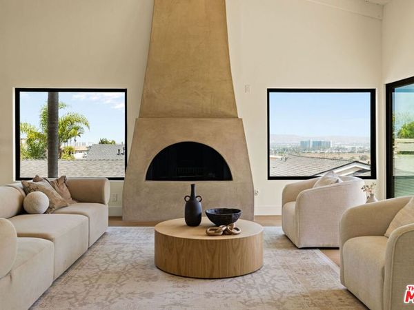8140 Calabar Avenue, Los Angeles, CA 90293
