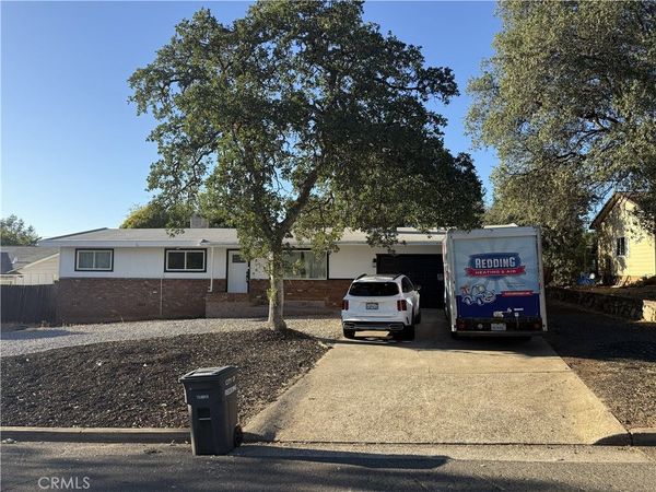 1448 Mistletoe lane, Redding, CA 96002