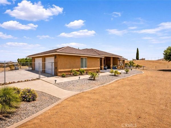 6797 Blue Rose, Oak Hills, CA 92344