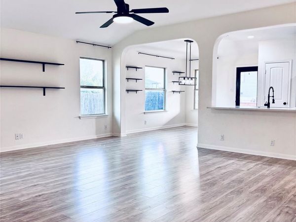 606 Old Peak RD , Georgetown, TX 78626