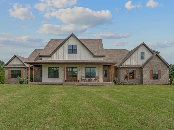 4905 Fairview Road, Paragould, AR 72450