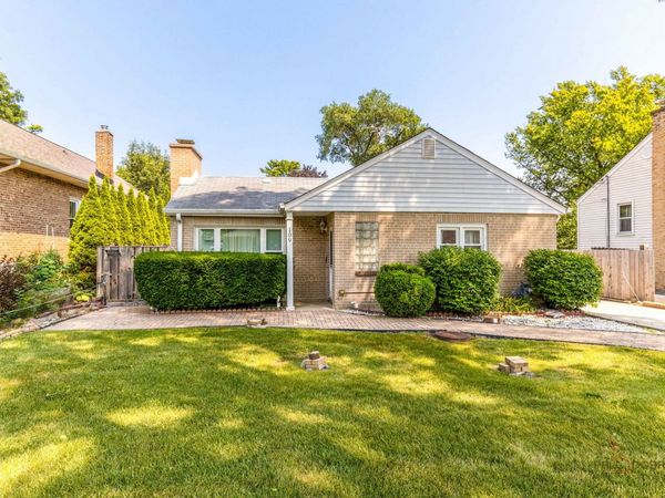 109 N Main Street, Mount Prospect, IL 60056