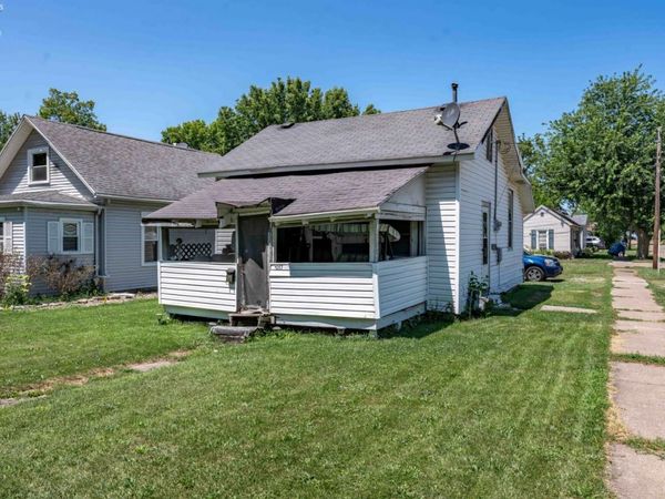 1017 E State Street, Port Clinton, OH 43452