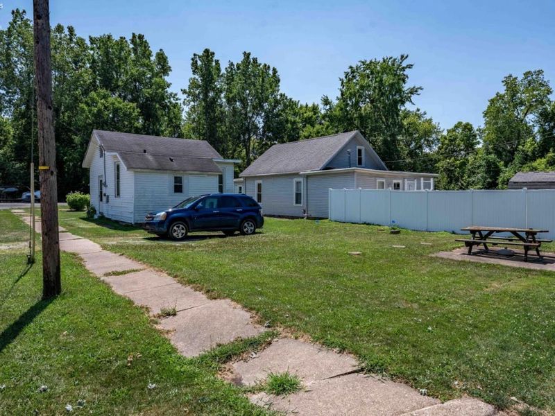 1017 E State Street, Port Clinton, OH 43452 Photo 10