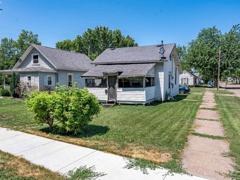 1017 E State Street, Port Clinton, OH 43452 Photo 4