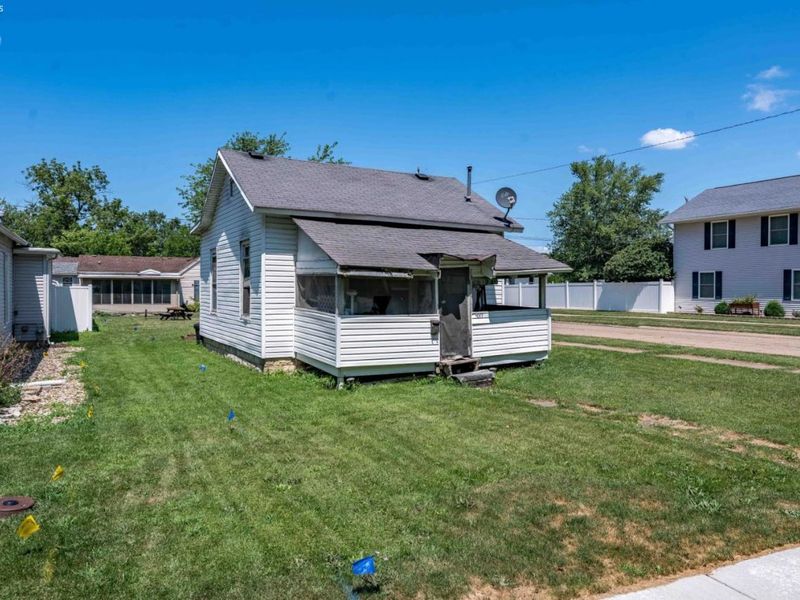 1017 E State Street, Port Clinton, OH 43452 Photo 6