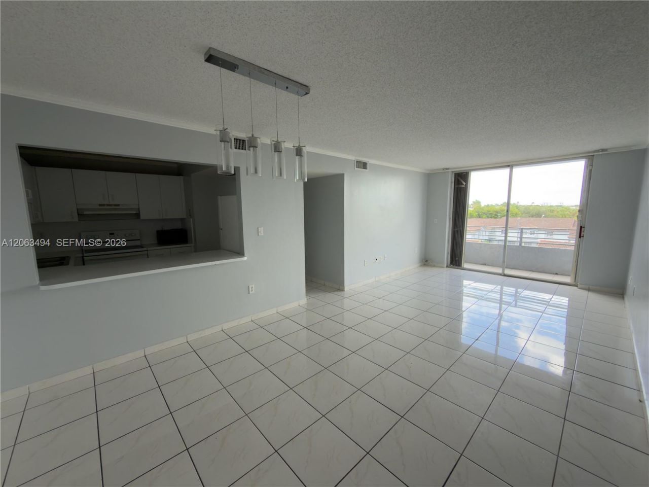 8231 NW 8th St , Unit 2-504, Miami, FL 33126 Photo