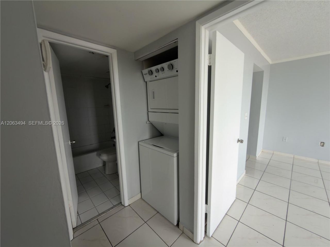 8231 NW 8th St , Unit 2-504, Miami, FL 33126 Photo