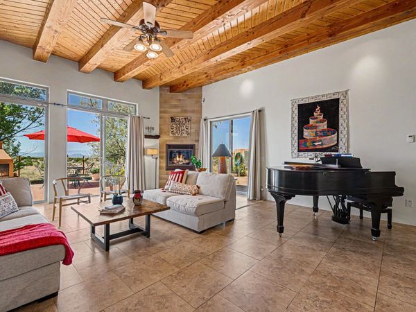 19 Hondo Lane, Santa Fe, NM 87508