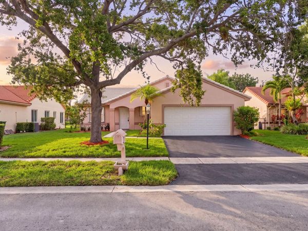 18871 NW 2ND Street, Pembroke Pines, FL 33029