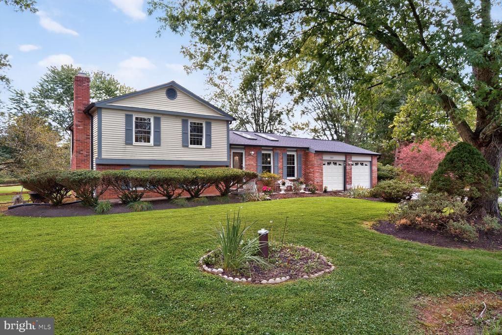 22621 Griffith Drive, Gaithersburg, MD 20882 Main Photo