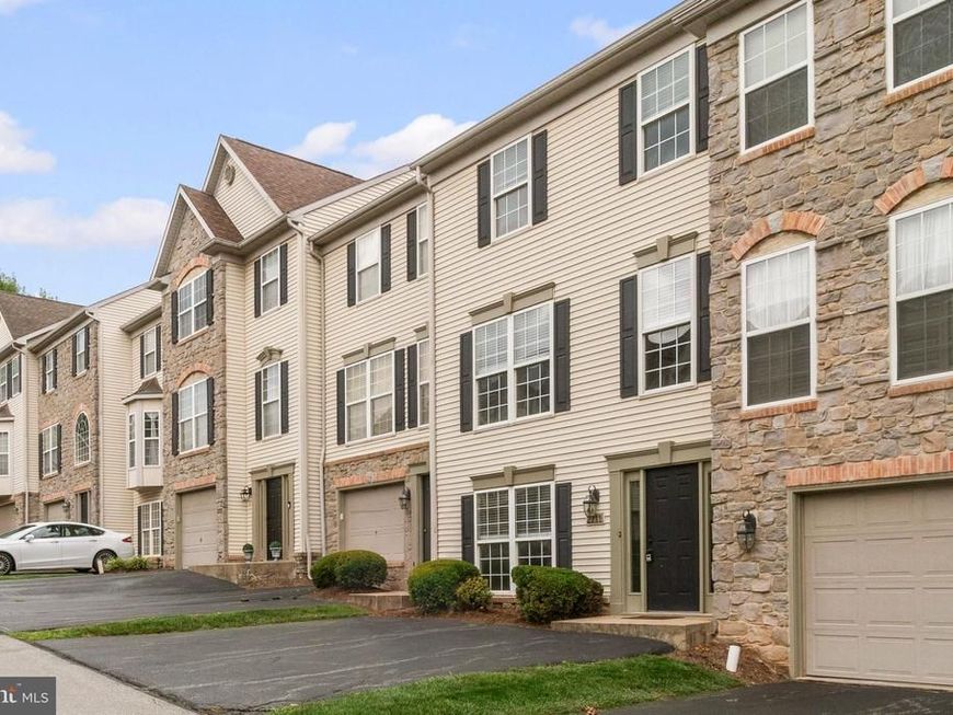2711 Hunt Club Drive, Unit 62, York, PA 17402 Main Photo