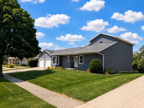 43 Chiswick Circle , Bloomington, IL 61704