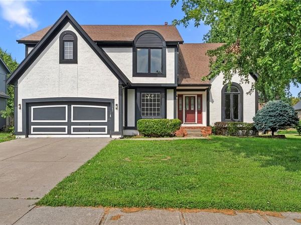 1361 S Hunter Drive, Olathe, KS 66062