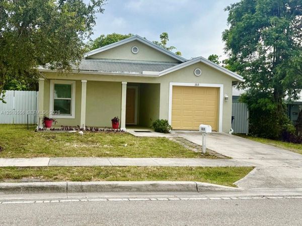 1018 Foster Rd, Hallandale Beach, FL 33009