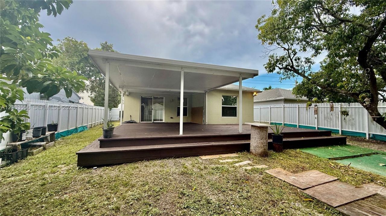 1018 Foster Rd, Hallandale Beach, FL 33009 Photo