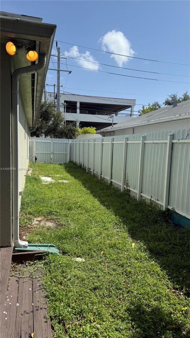 1018 Foster Rd, Hallandale Beach, FL 33009 Photo