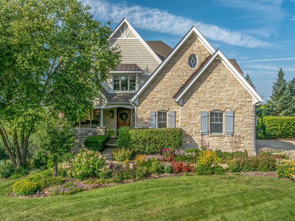 13487 Cambridge Drive, Lemont, IL 60439