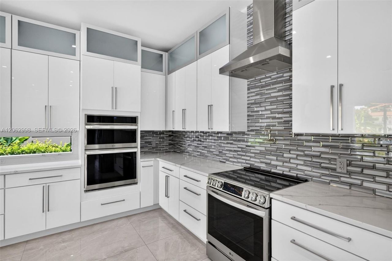 1004 SW 5th Pl, Fort Lauderdale, FL 33312 Photo