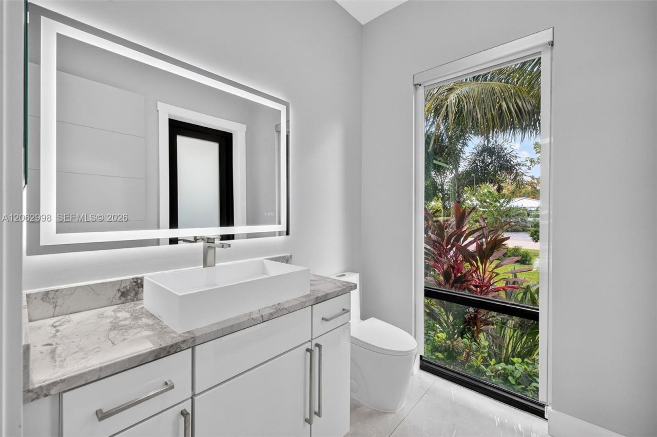 1004 SW 5th Pl, Fort Lauderdale, FL 33312 Photo