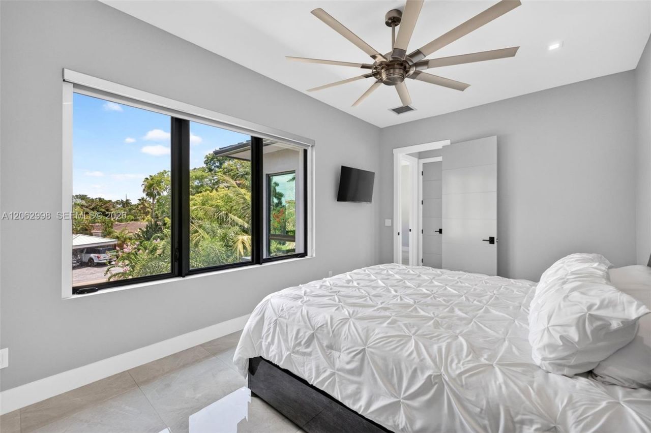 1004 SW 5th Pl, Fort Lauderdale, FL 33312 Photo