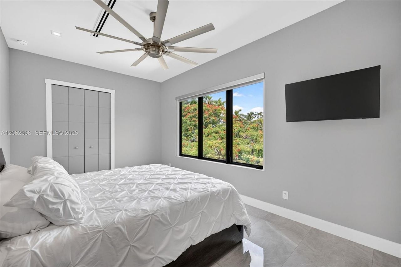 1004 SW 5th Pl, Fort Lauderdale, FL 33312 Photo